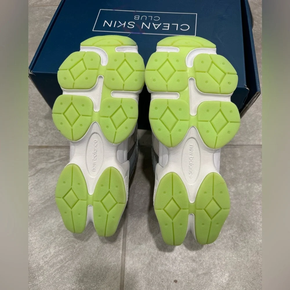 Size 7.5 Wmns - New Balance DTLR x 9060 Glow - Picture 4 of 5